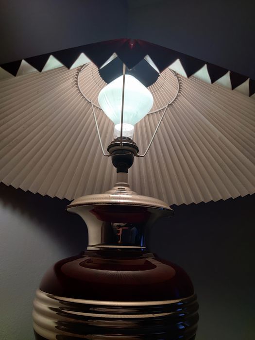 Veioza / lampa retro vintage grena cu auriu