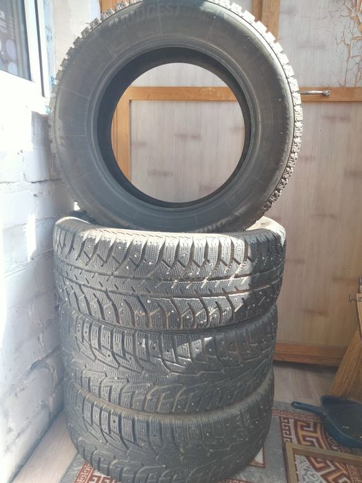 Продам шины комплект