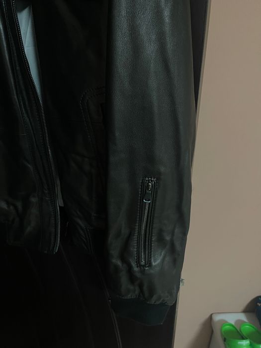 Кожено яке HigoBoss  номер 56 НОВО