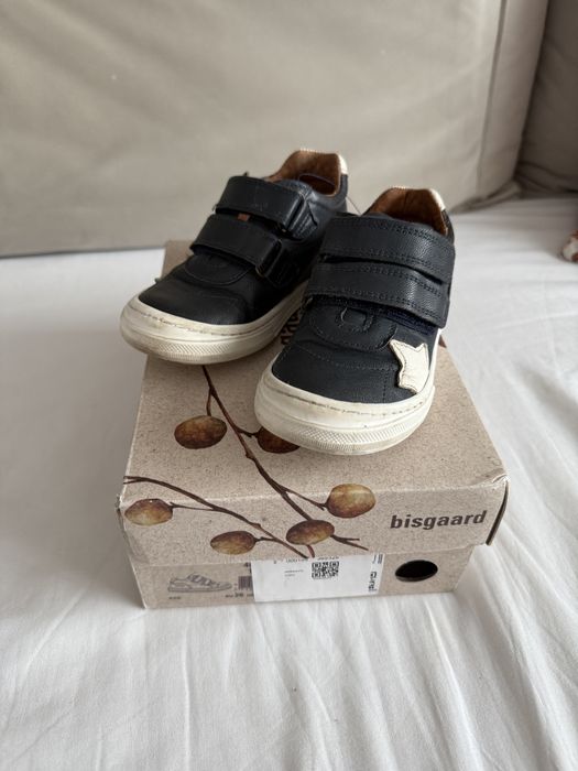 Tenesi Bisgaard. Exterior si brant din piele, masura 26