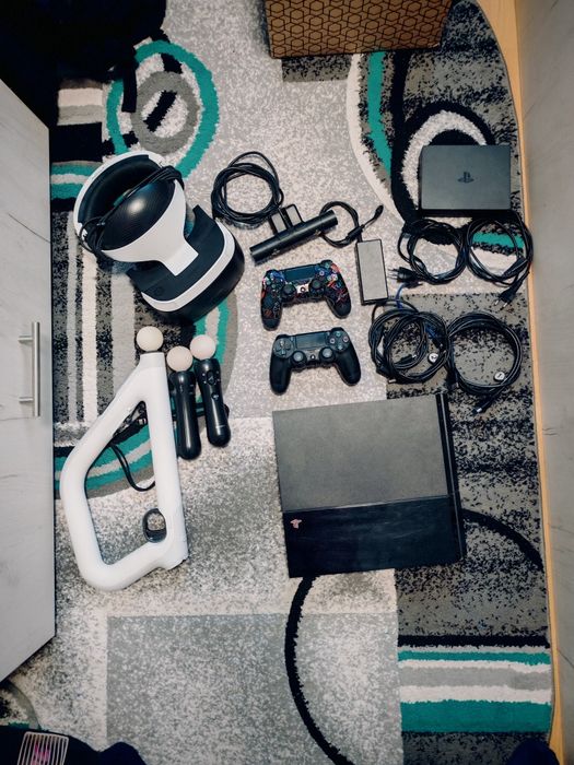 Vând set PlayStation 4 cu PlayStation VR1