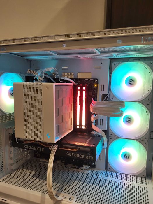 ЗАПАЗЕНА | RTX 4060 8GB Gigabyte Eagle OC – Гаранция до 2028, като нова