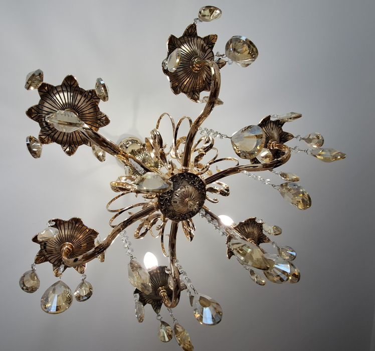 Продам люстру с горным хрусталем