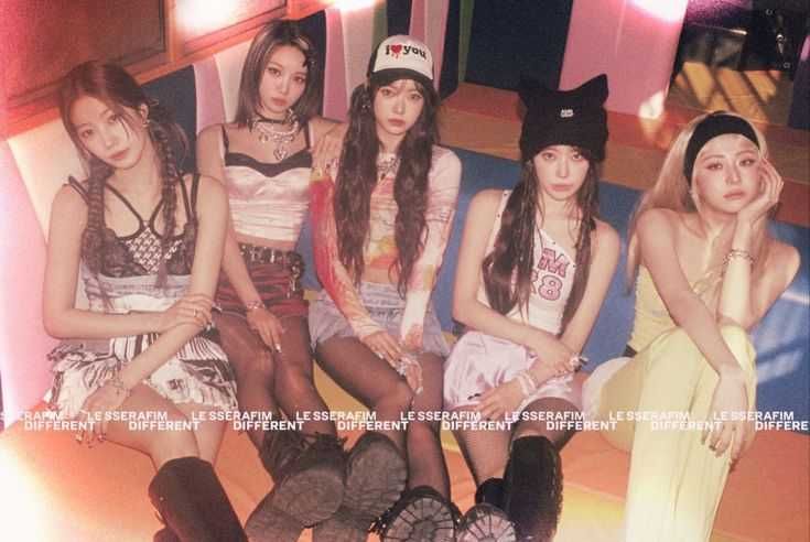 LE SSERAFIM DIFFERENT албум кпоп, 4 налични