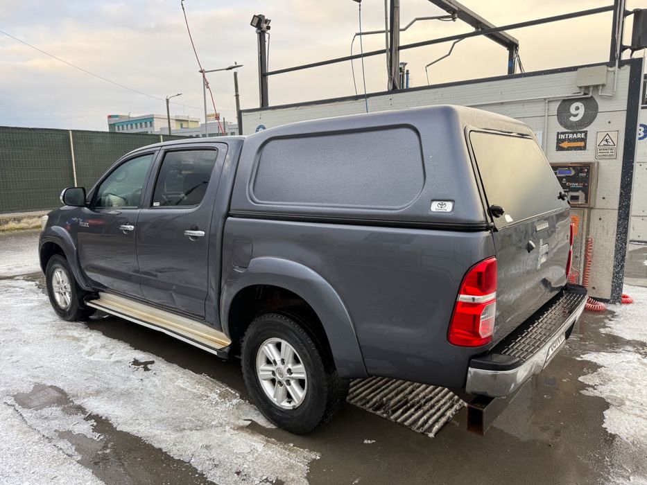 Vând Toyota Hilux