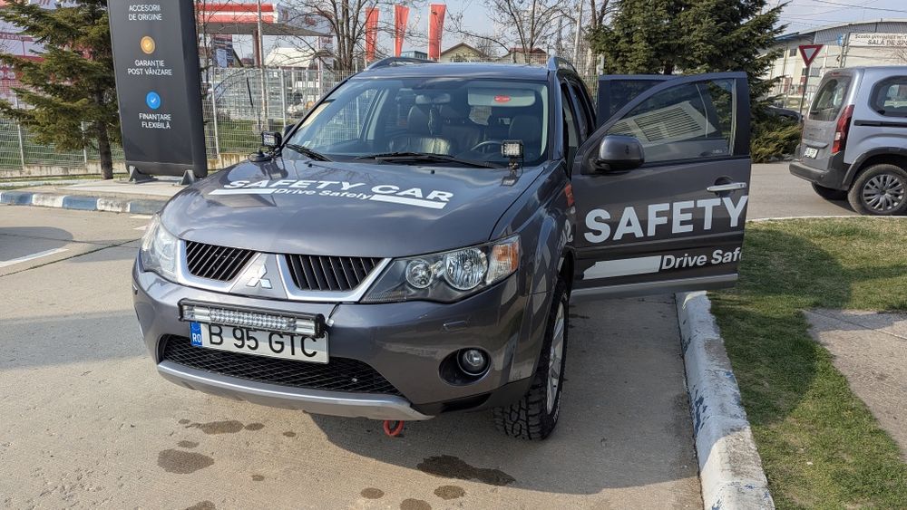 Vând/ Schimb Mitsubishi Outlander 2008 2.2 diesel