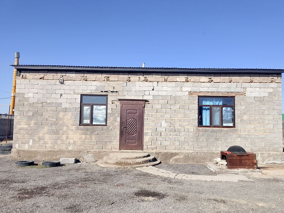 Үй сатылады  жағдайы орташа