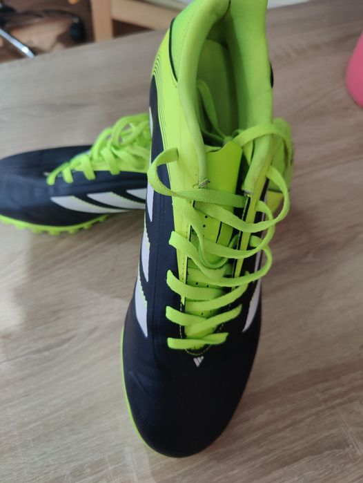 Vand Ghete fotbal Adidas, marime 43
