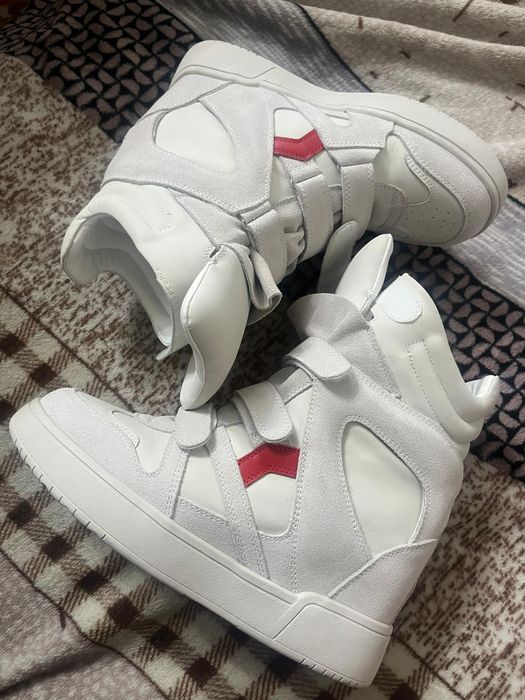 Сникерсы новые на танкетке