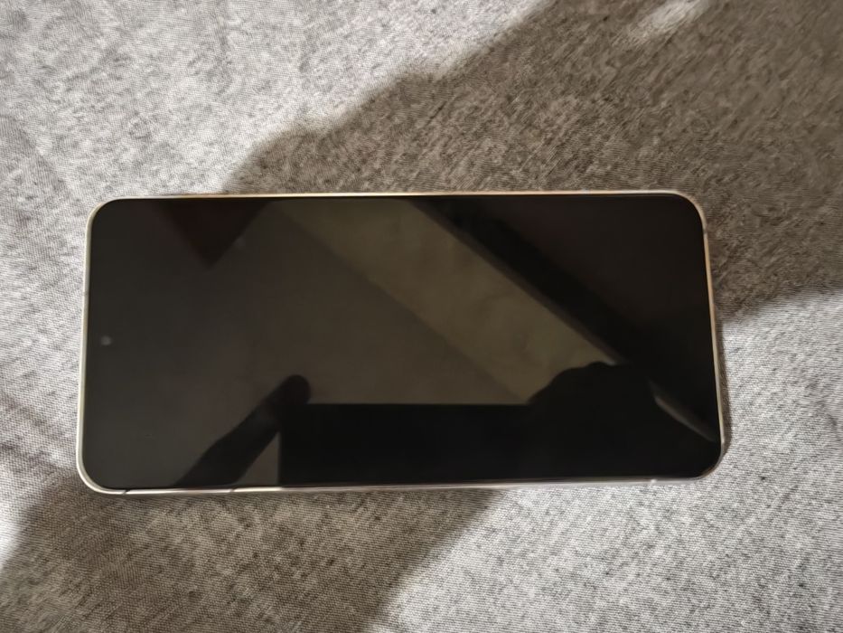 Samsung s22 8ram/256gb