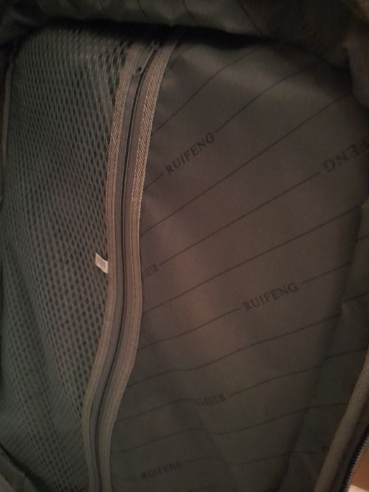 Лек и водоустойчив  куфар  с колелца  и екстри