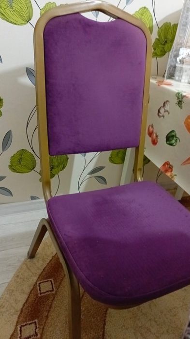 Кухонный стол и стулья