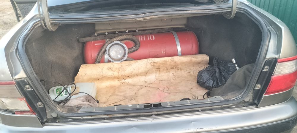 Продам Тойота Карина Е