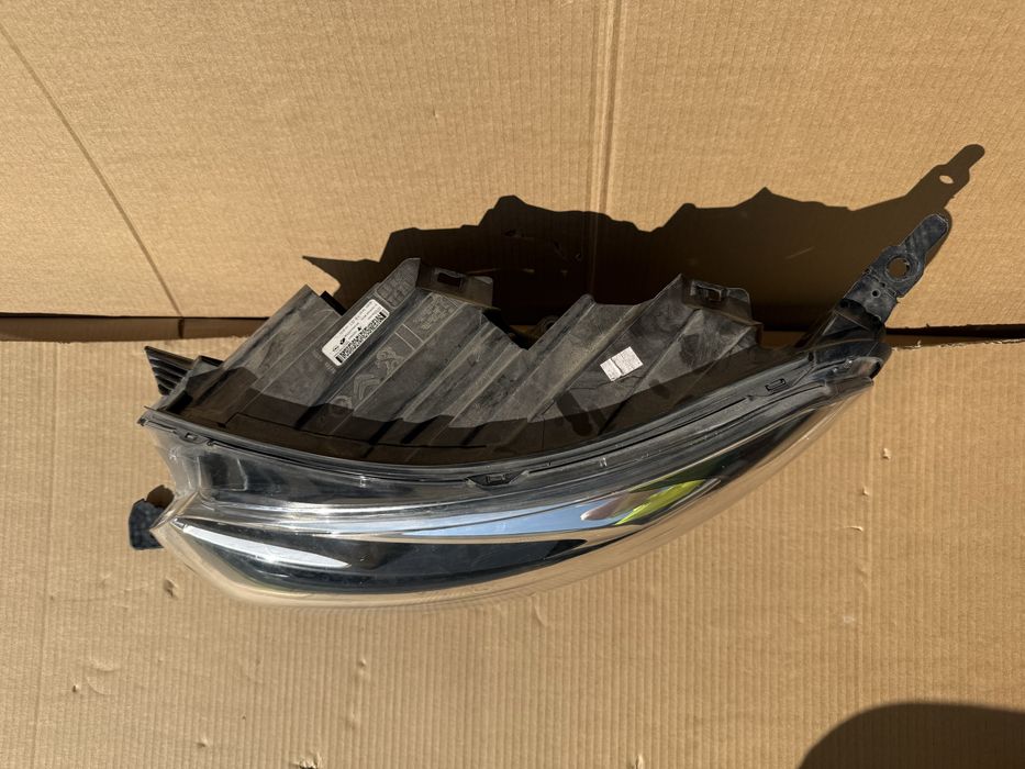 фар Opel Zafira D Citroen Jumpy 4 Opel Vivaro Xenon 2019