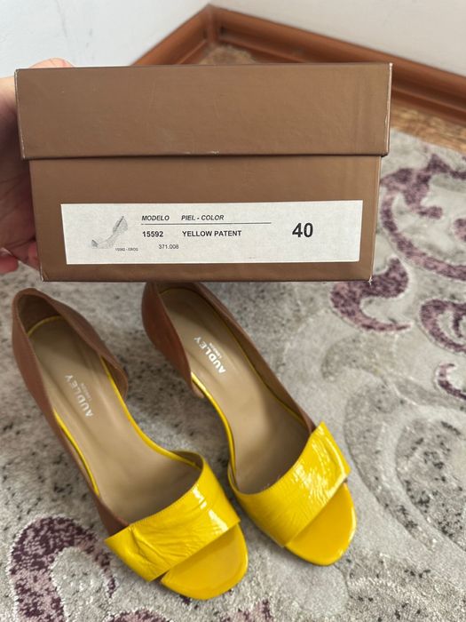 Продается женская обувь 40 размера