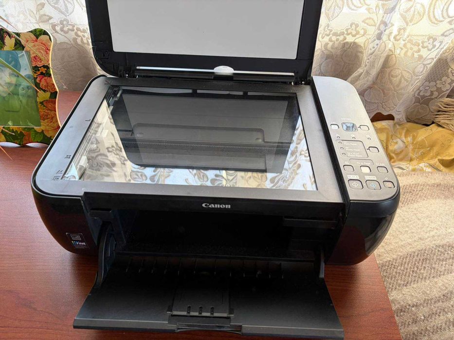Принтер и скенер Canon
