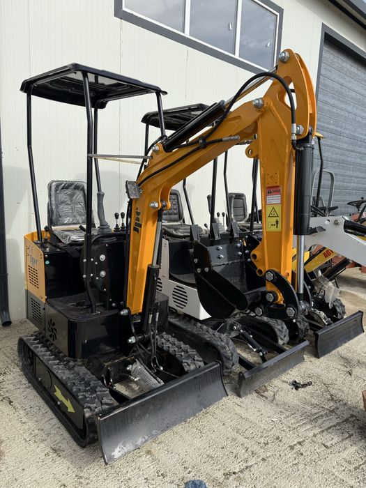 Miniexcavatoare Noi Chinezesti 1 tona