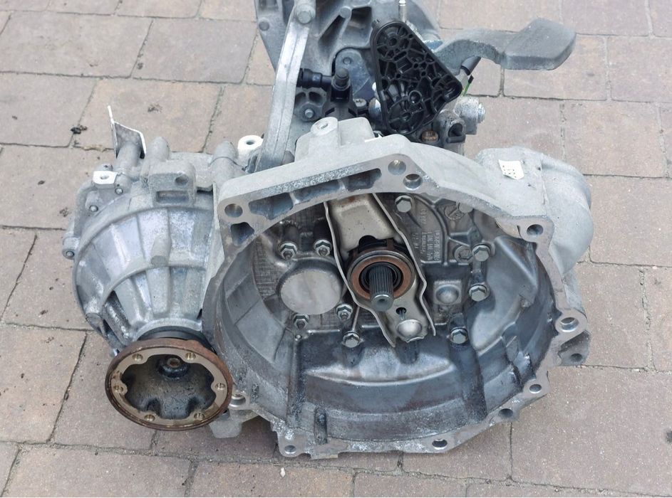 Cutie de viteze 5+1 trepte VW Touran 1.6 TDI cod cutie MDZ