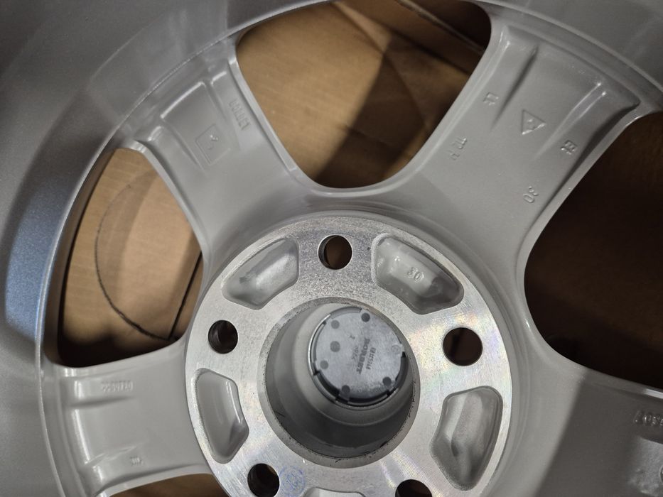 Джанти Borbet 17цола , 5х112 , 8j , et30 Mercedes , Audi , Vw , Seat
