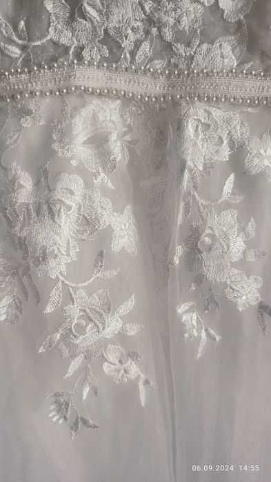 Vând rochie mireasa strălucitoare