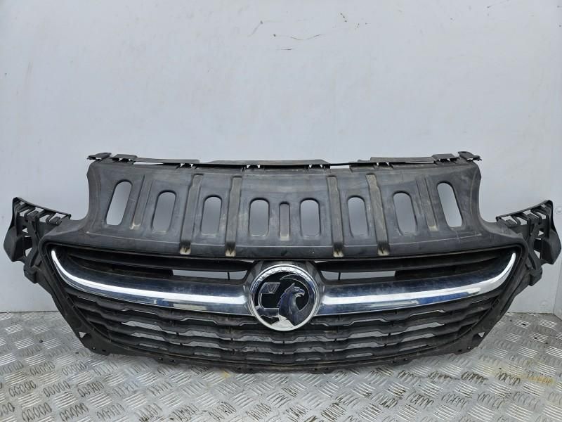 Grila centrala radiator Opel Corsa E