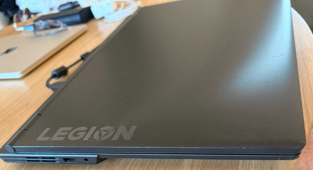 Laptop Lenovo Gaming i5-9300H / 16GB RAM / 512GB SSD / GTX 1650