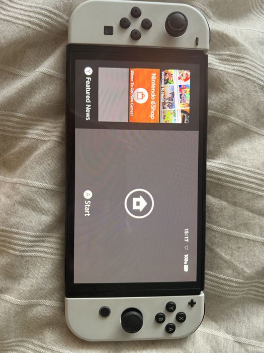 Nintendo Switch OLED с dock, аксесоари и игри