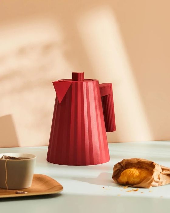 Електрическа кана Alessi - Plisse MDL06/1R  2400W, 1л,термопластична смола