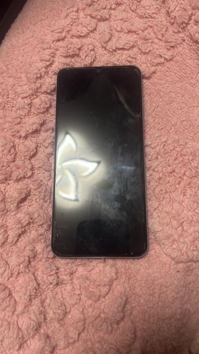 Продам vivo y35, realme note 50