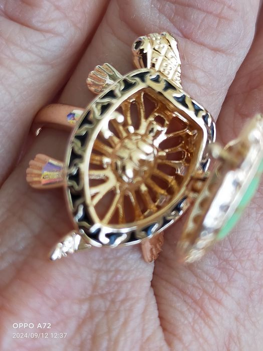 Продам комплект кольцо и подвеску и браслет,лапки хвостик, голова шеве