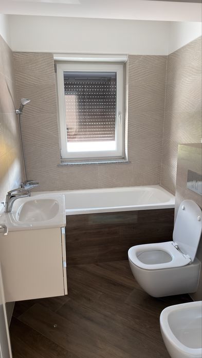 Inchiriez Apartament 3 camere