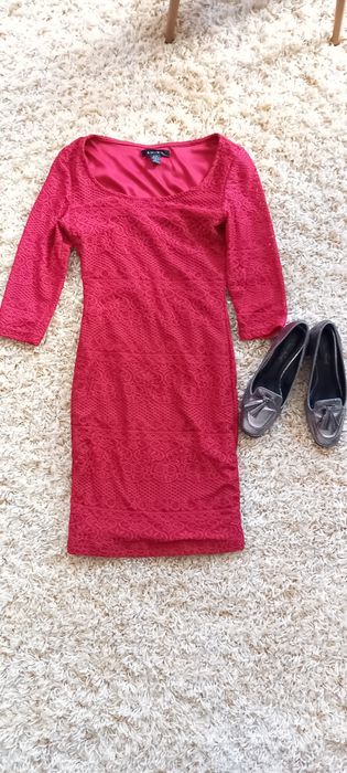 Рокля от червена дантела, S размер