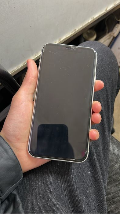 Продам Айфон 11 128гб,74акум