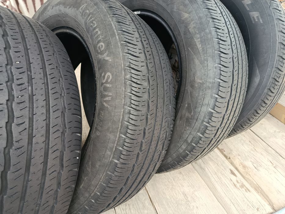 Продается летняя резина 235/65/17