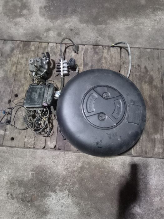 Газов инжекцион за 4 цилиндров автомобил