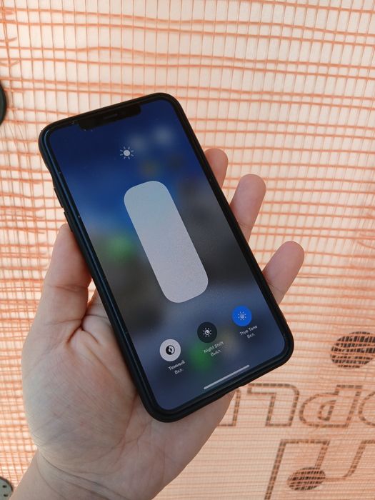 В продаже 11 про мах.