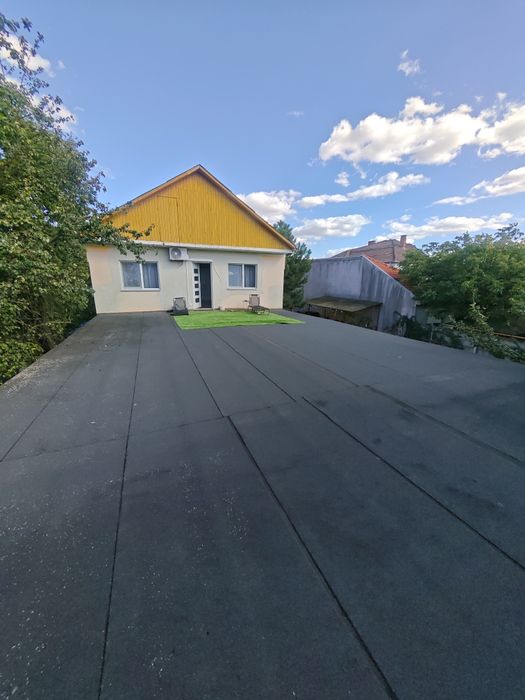 Proprietate cu spații comerciale, atelier și apartament – fostă tipografie