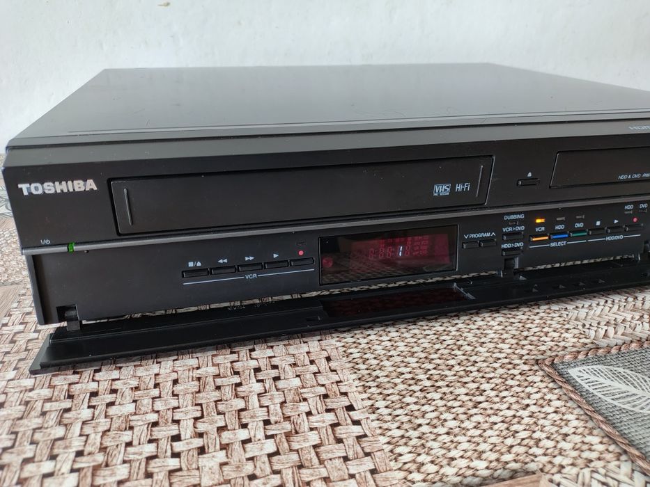 Video recorder combo hdd dvd Toshiba RDX V50