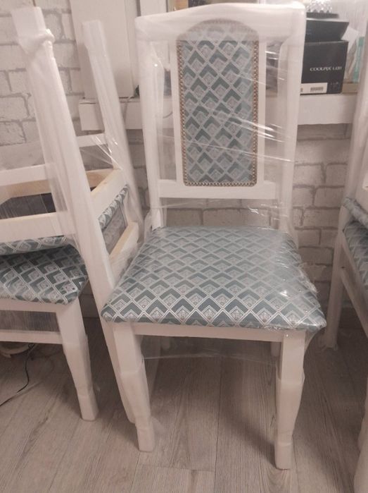 Продам стол и стулья