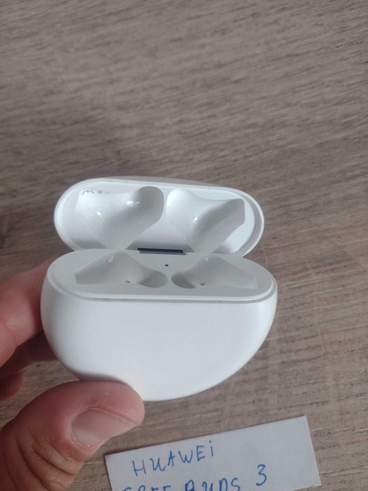 Huawei Freebuds 3 зарядна кутия