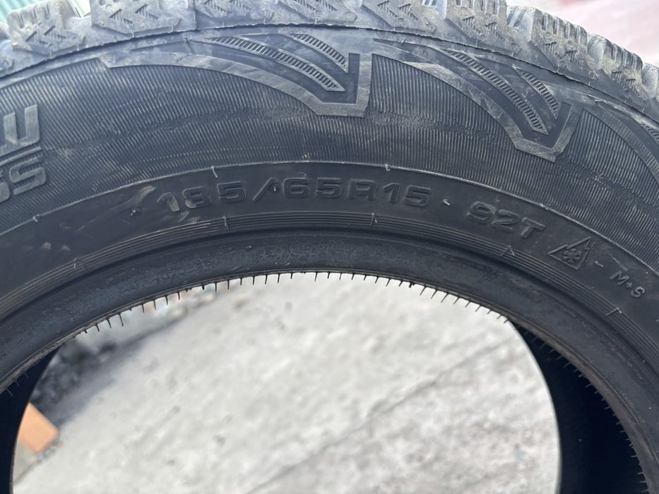 Продам зимние шины 185x65x15