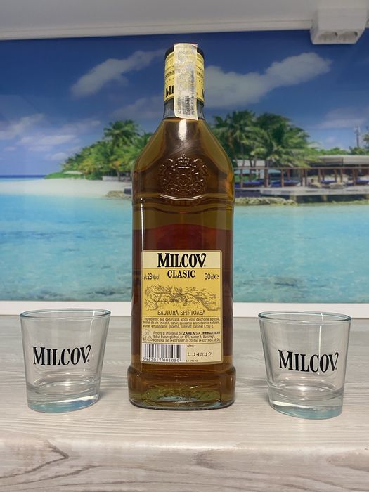 ZAREA CONIAC MILCOV 5 stele, 0.5 litri, alc 28 %, pachet cu 2 pahare