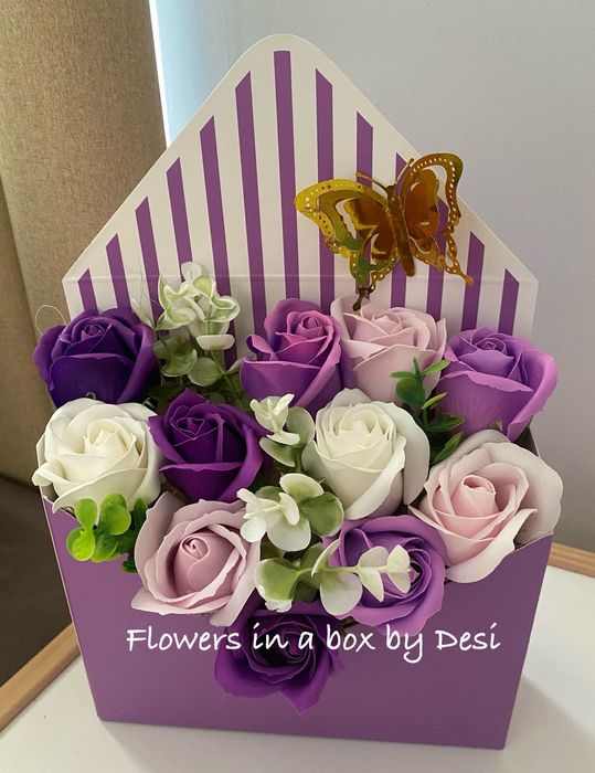 Аранжирани сапунени рози в кутии букет в кутия подарък цветя