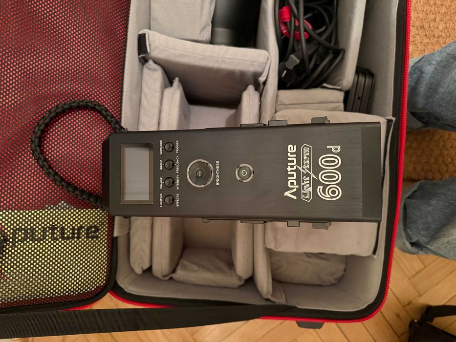Aputure Light Storm 600d lumina continua