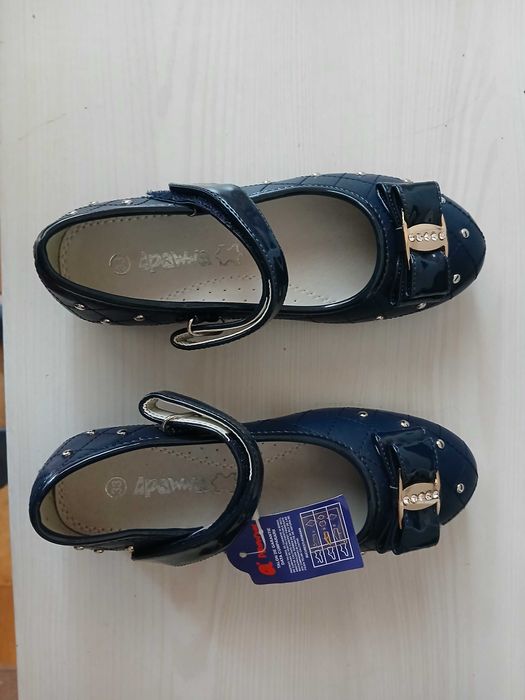 Обувки за момиче