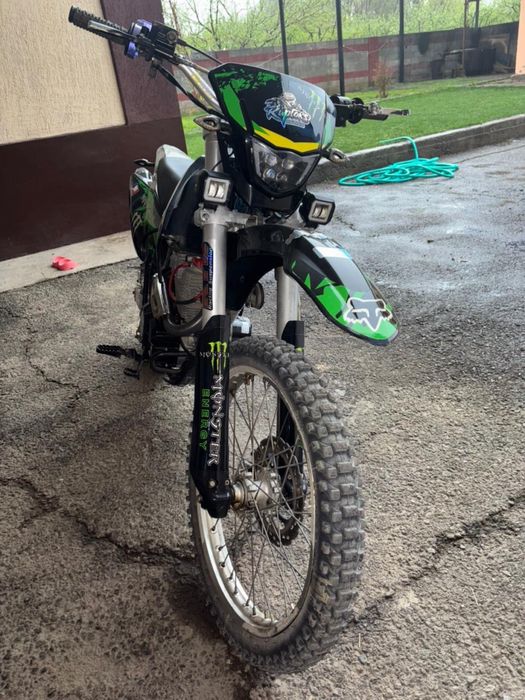 Продам эндуро 250 4 клапанный