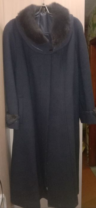 продам пальто 10 000