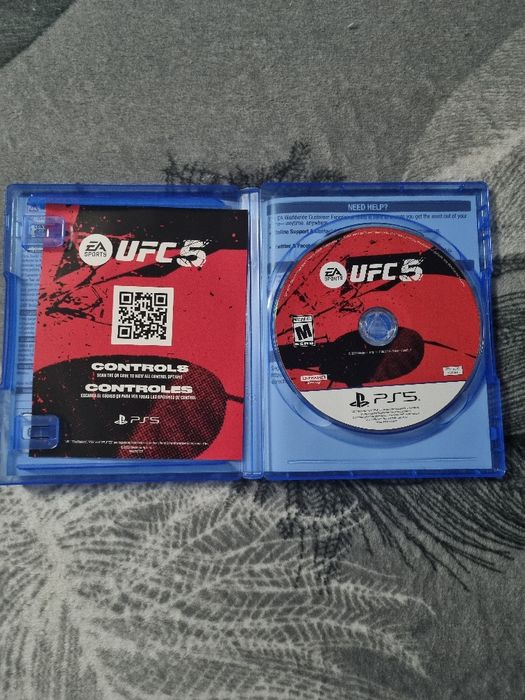 vând CD UFC5 pentru PS5 45€ (240 lei)