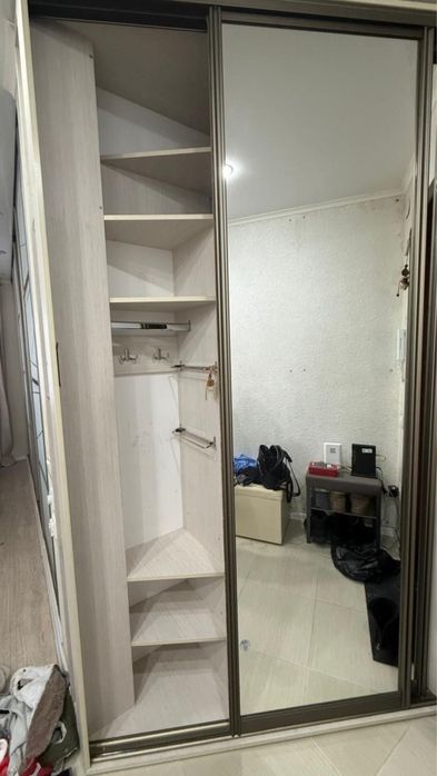 Продам угловой шкаф