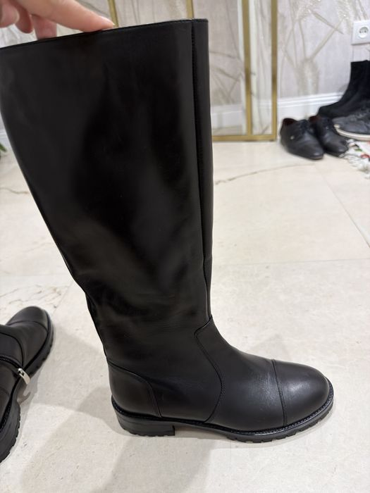 Продаю сапоги новые 38 размер Sandra